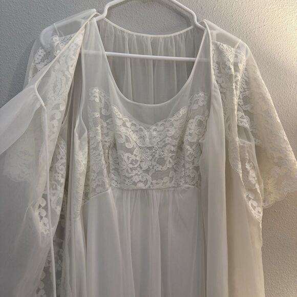 VTG Shadowline Peignoir Set Bridal Medium White Gown Nylon Double Chiffon Pearls - Picture 2 of 16
